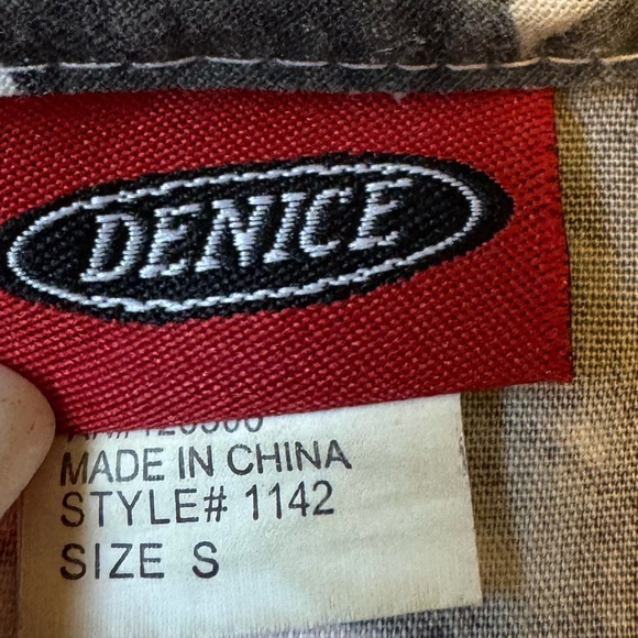 Set of (4) Nurse Scrubs Uniforms Tops Size Small - Picture 6 of 7